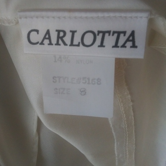 WEDDING DRESSES - Picture 6 of 8